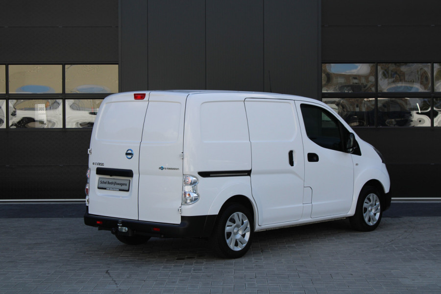 Nissan E-NV200 Visia 40 kWh 109pk - Inbouwkast - Keyless - Carplay - Android - Trekhaak - Camera - Rijklaar
