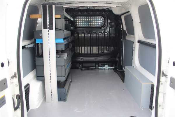 Nissan E-NV200 Visia 40 kWh 109pk - Inbouwkast - Keyless - Carplay - Android - Trekhaak - Camera - Rijklaar