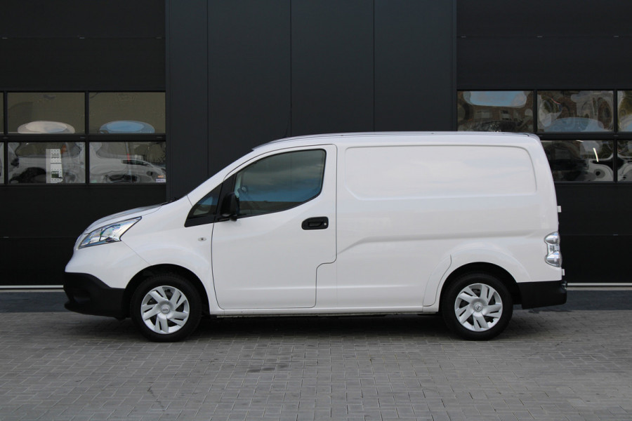 Nissan E-NV200 Visia 40 kWh 109pk - Inbouwkast - Keyless - Carplay - Android - Trekhaak - Camera - Rijklaar