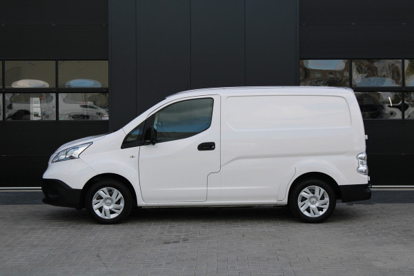 Nissan E-NV200 Visia 40 kWh 109pk - Inbouwkast - Keyless - Carplay - Android - Trekhaak - Camera - Rijklaar