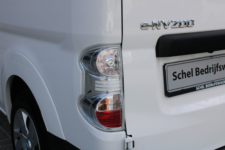 Nissan E-NV200 Visia 40 kWh 109pk - Inbouwkast - Keyless - Carplay - Android - Trekhaak - Camera - Rijklaar