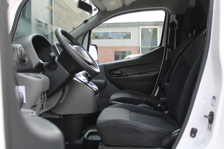 Nissan E-NV200 Visia 40 kWh 109pk - Inbouwkast - Keyless - Carplay - Android - Trekhaak - Camera - Rijklaar