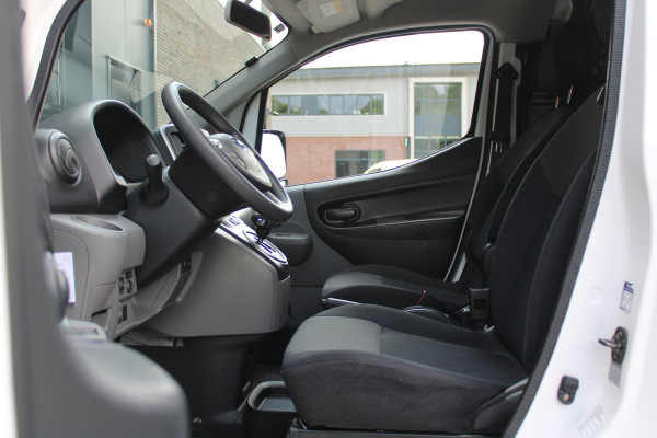 Nissan E-NV200 Visia 40 kWh 109pk - Inbouwkast - Keyless - Carplay - Android - Trekhaak - Camera - Rijklaar