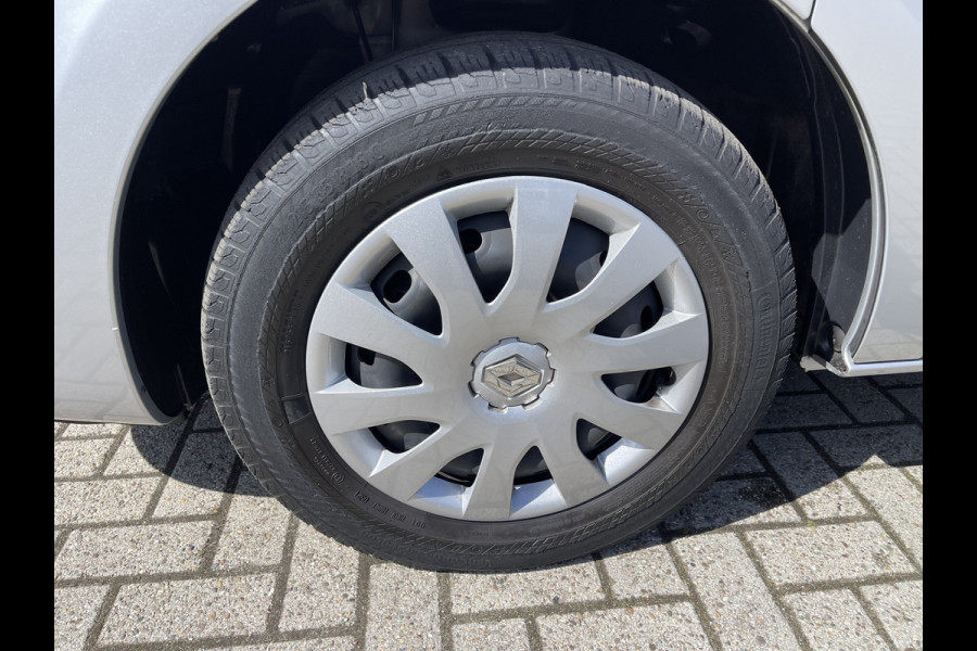 Renault Trafic 2.0 dCi 120pk T29 L2H1 Work Edition / euro 6 / bpm vrij / vaste prijs rijklaar € 20.950 ex / lease vanaf € 342 / airco / cruise / navigatie / trekhaak / imperial / ingerichte laadruimte