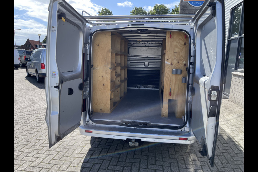 Renault Trafic 2.0 dCi 120pk T29 L2H1 Work Edition / euro 6 / bpm vrij / vaste prijs rijklaar € 20.950 ex / lease vanaf € 342 / airco / cruise / navigatie / trekhaak / imperial / ingerichte laadruimte