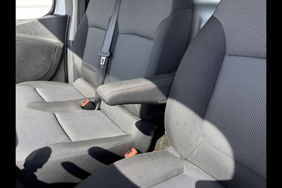 Renault Trafic 2.0 dCi 120pk T29 L2H1 Work Edition / euro 6 / bpm vrij / vaste prijs rijklaar € 20.950 ex / lease vanaf € 342 / airco / cruise / navigatie / trekhaak / imperial / ingerichte laadruimte