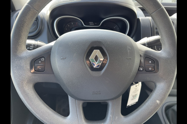 Renault Trafic 2.0 dCi 120pk T29 L2H1 Work Edition / euro 6 / bpm vrij / vaste prijs rijklaar € 20.950 ex / lease vanaf € 342 / airco / cruise / navigatie / trekhaak / imperial / ingerichte laadruimte