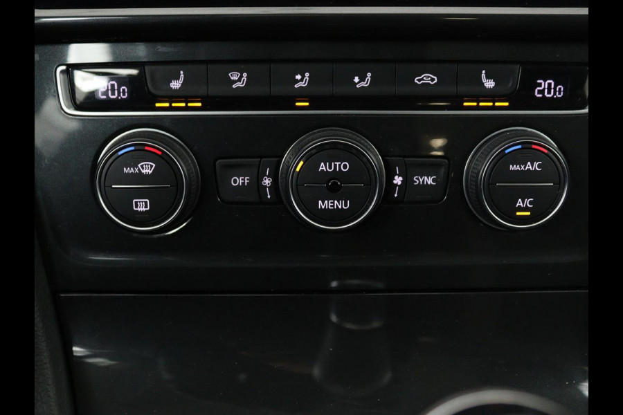Volkswagen Golf 1.0 TSI Comfortline | Stoelverwarming | Carplay | Massage | Navigatie | ErgoActive | Adaptive cruise | Climate control | Parkeerhulp