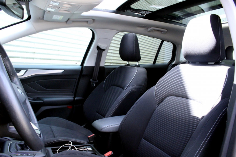 Ford FOCUS Wagon 1.5 EcoBoost Titanium PANO B&O CARPLAY HUD '19