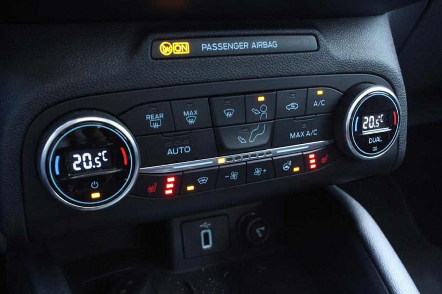 Ford FOCUS Wagon 1.5 EcoBoost Titanium PANO B&O CARPLAY HUD '19