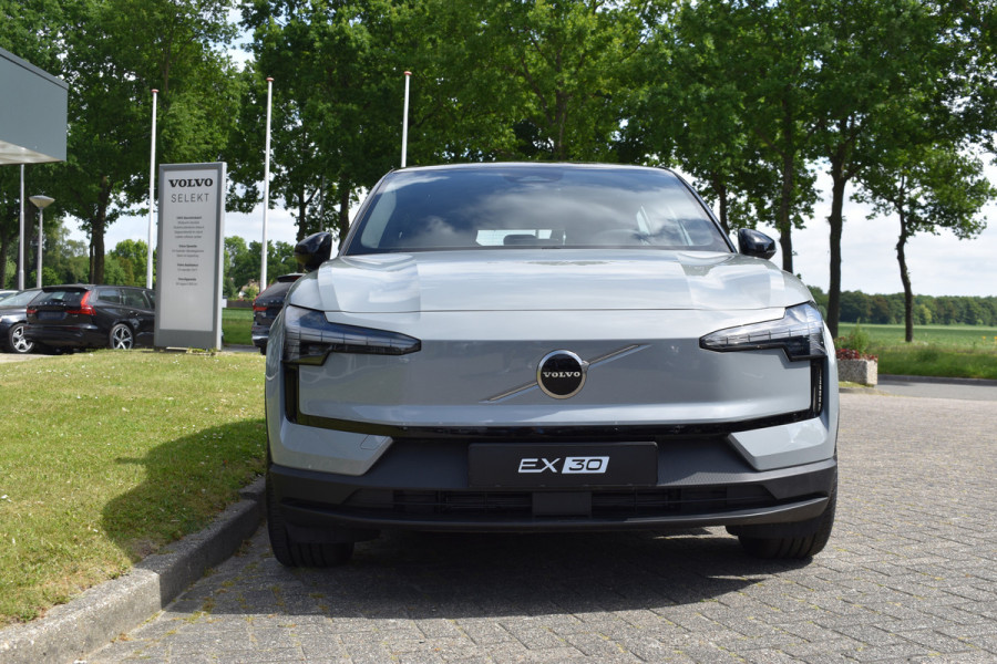 Volvo EX30 Single Motor Extended Range Plus 69 kWh | 6000,- korting | ACC | H&K | Blis | Camera |
