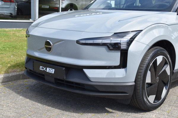 Volvo EX30 Single Motor Extended Range Plus 69 kWh | 6000,- korting | ACC | H&K | Blis | Camera |