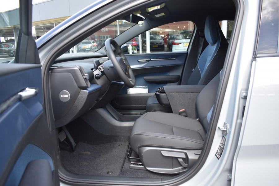 Volvo EX30 Single Motor Extended Range Plus 69 kWh | 6000,- korting | ACC | H&K | Blis | Camera |