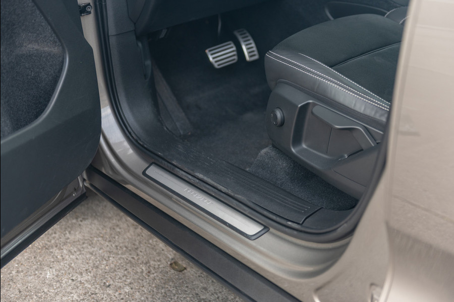 Volvo XC40 T4 Aut. Plug-In Hybrid R-Design Leder Navigatie 211pk