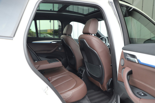 BMW X1 sDrive20i High Executive | Head-up | Keyles | Pano | Harman-kardon | Led | Leder | NL-auto | 2018.