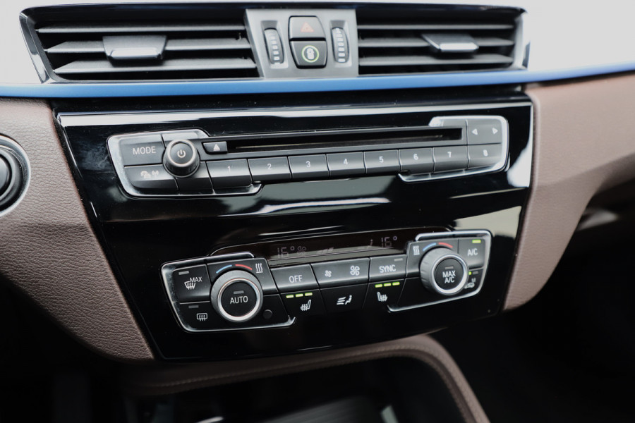 BMW X1 sDrive20i High Executive | Head-up | Keyles | Pano | Harman-kardon | Led | Leder | NL-auto | 2018.