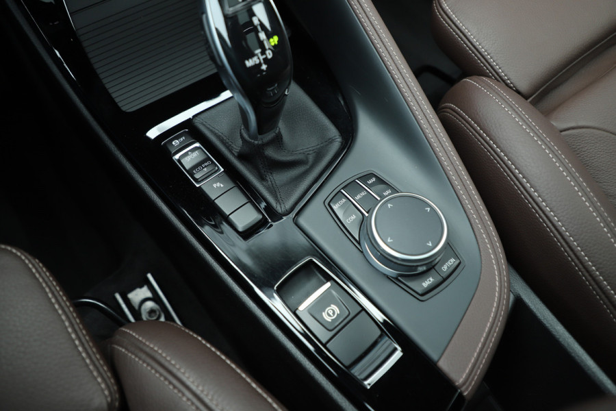 BMW X1 sDrive20i High Executive | Head-up | Keyles | Pano | Harman-kardon | Led | Leder | NL-auto | 2018.