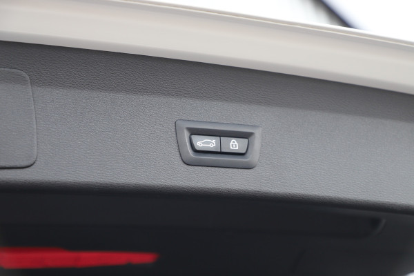 BMW X1 sDrive20i High Executive | Head-up | Keyles | Pano | Harman-kardon | Led | Leder | NL-auto | 2018.