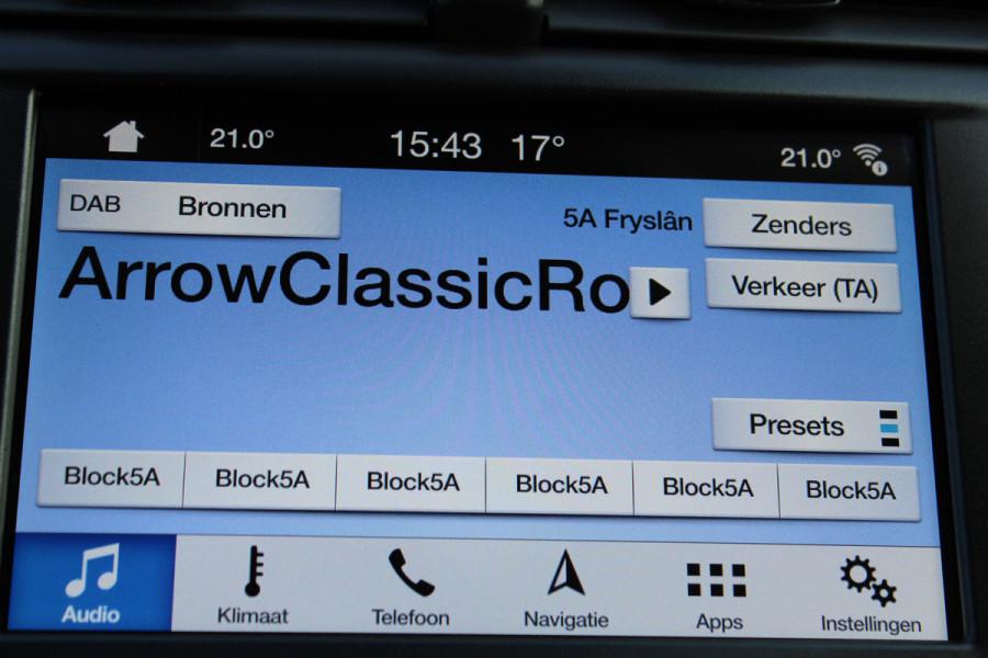 Ford Mondeo 1.5-165pk Business Edition. Het is genieten met deze fijne comfortabele Ford Mondeo ! Volautm. airco, navigatie, cruise cntrl, LM wielen, USB, keyless entry/keyless go, stoel- en voorraamverwarmw., parkeersensoren v+a, automatisch grootlicht, LED verl., etc.