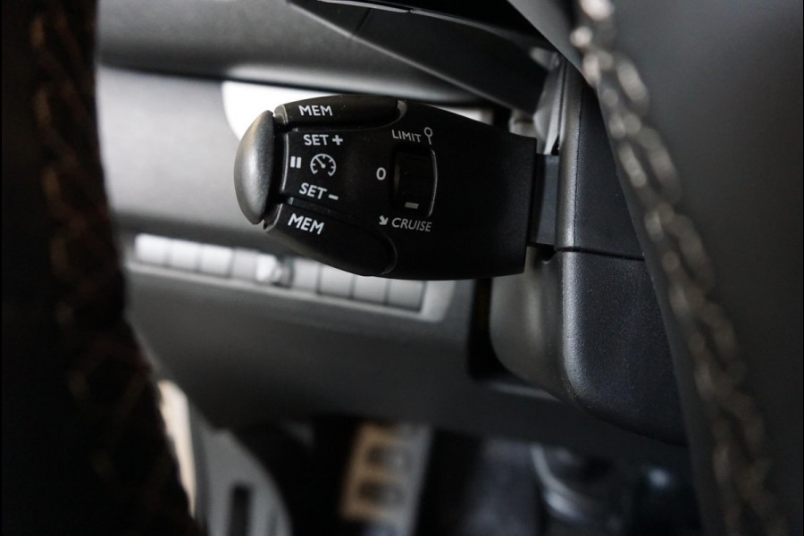 Opel Vivaro 145pk Automaat Dubbele Cabine L3H1 Navigatie Apple Carplay Cruise control Trekhaak