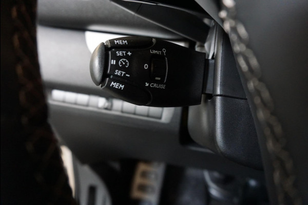 Opel Vivaro 145pk Automaat Dubbele Cabine L3H1 Navigatie Apple Carplay Cruise control Trekhaak