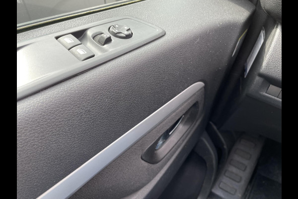 Opel Vivaro 145pk Automaat Dubbele Cabine L3H1 Navigatie Apple Carplay Cruise control Trekhaak