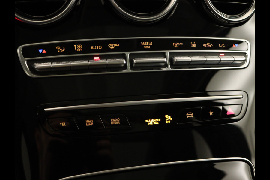 Mercedes-Benz GLC 300 e 4MATIC Business Solution AMG | Panoramadak | Lichtmetalen velgen | Navigatie | Parking support | camera achter | Inclusief 24 maanden MB Certified garantie voor Europa.