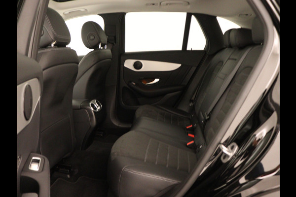 Mercedes-Benz GLC 300 e 4MATIC Business Solution AMG | Panoramadak | Lichtmetalen velgen | Navigatie | Parking support | camera achter | Inclusief 24 maanden MB Certified garantie voor Europa.