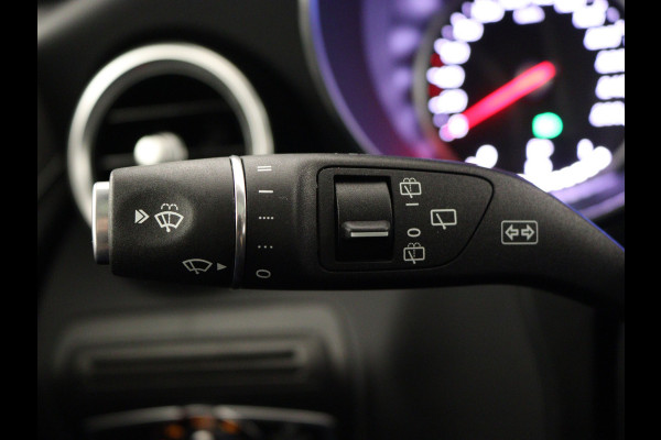 Mercedes-Benz GLC 300 e 4MATIC Business Solution AMG | Panoramadak | Lichtmetalen velgen | Navigatie | Parking support | camera achter | Inclusief 24 maanden MB Certified garantie voor Europa.