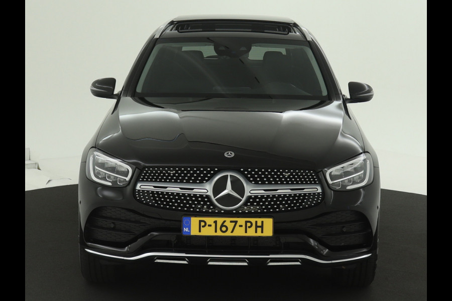 Mercedes-Benz GLC 300 e 4MATIC Business Solution AMG | Panoramadak | Lichtmetalen velgen | Navigatie | Parking support | camera achter | Inclusief 24 maanden MB Certified garantie voor Europa.