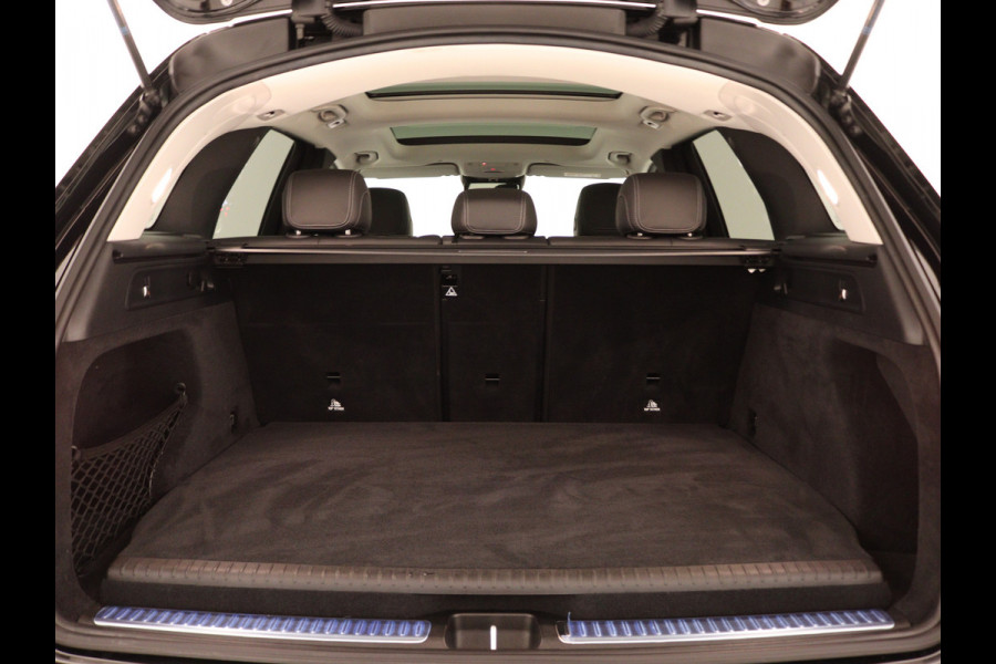 Mercedes-Benz GLC 300 e 4MATIC Business Solution AMG | Panoramadak | Lichtmetalen velgen | Navigatie | Parking support | camera achter | Inclusief 24 maanden MB Certified garantie voor Europa.