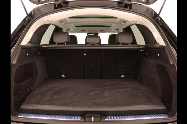 Mercedes-Benz GLC 300 e 4MATIC Business Solution AMG | Panoramadak | Lichtmetalen velgen | Navigatie | Parking support | camera achter | Inclusief 24 maanden MB Certified garantie voor Europa.