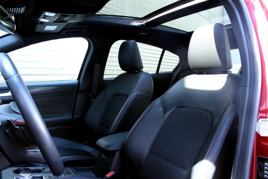 Ford Focus 1.5 EcoBoost ST-Line AUT PANO B&O HUD CARPLAY ACC STOELVW '19