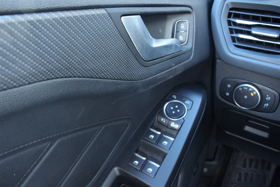 Ford Focus 1.5 EcoBoost ST-Line AUT PANO B&O HUD CARPLAY ACC STOELVW '19