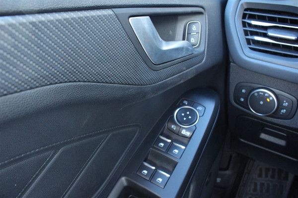 Ford Focus 1.5 EcoBoost ST-Line AUT PANO B&O HUD CARPLAY ACC STOELVW '19