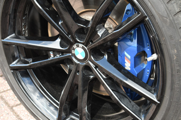 BMW 3-serie 330e M-Sport Pano ACC HUD 360 H/K Laser El-zetels El-klep 19inch