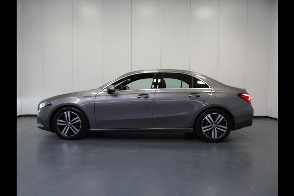 Mercedes-Benz A-Klasse A200 Aut. Luxury NAVI/LEER/SFEER/LED/17"LMV!