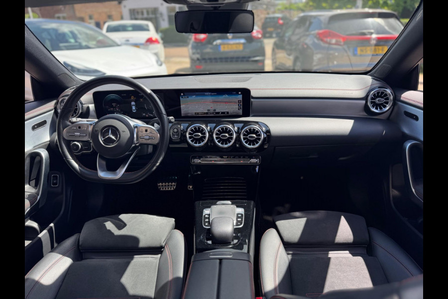 Mercedes-Benz CLA-Klasse 180 Business Solution AMG 2019 PANO