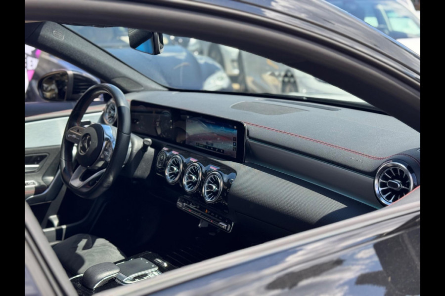 Mercedes-Benz CLA-Klasse 180 Business Solution AMG 2019 PANO