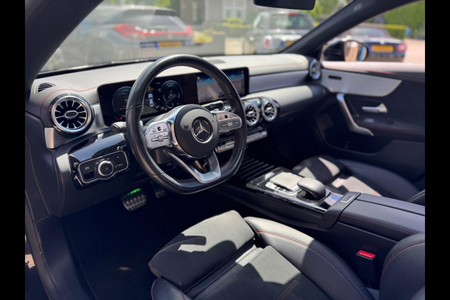 Mercedes-Benz CLA-Klasse 180 Business Solution AMG 2019 PANO