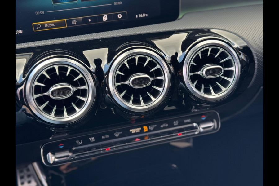 Mercedes-Benz CLA-Klasse 180 Business Solution AMG 2019 PANO