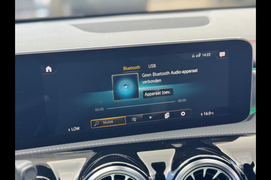 Mercedes-Benz CLA-Klasse 180 Business Solution AMG 2019 PANO