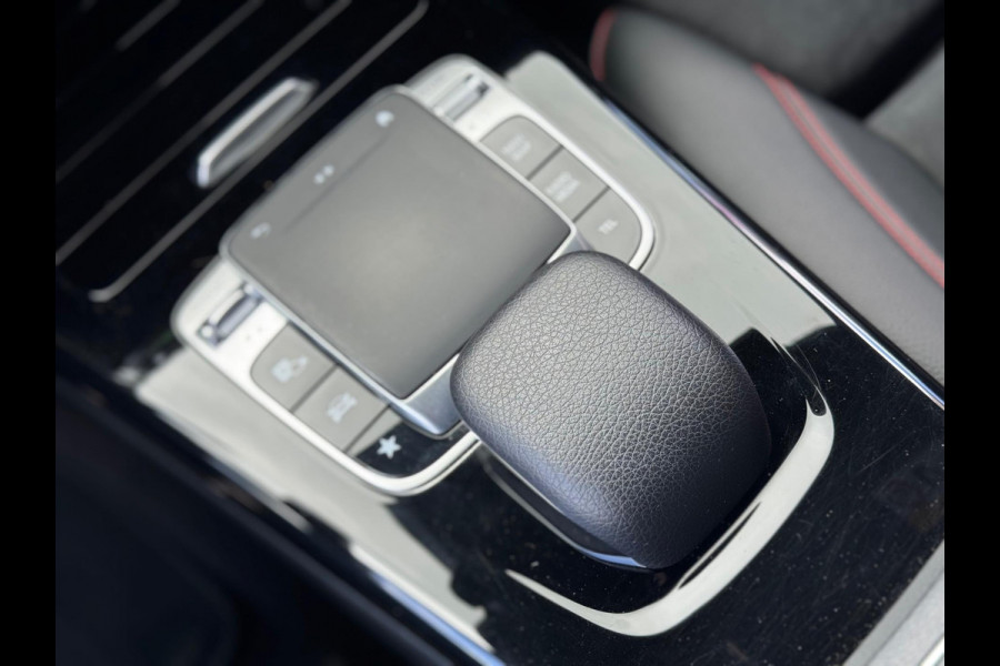 Mercedes-Benz CLA-Klasse 180 Business Solution AMG 2019 PANO