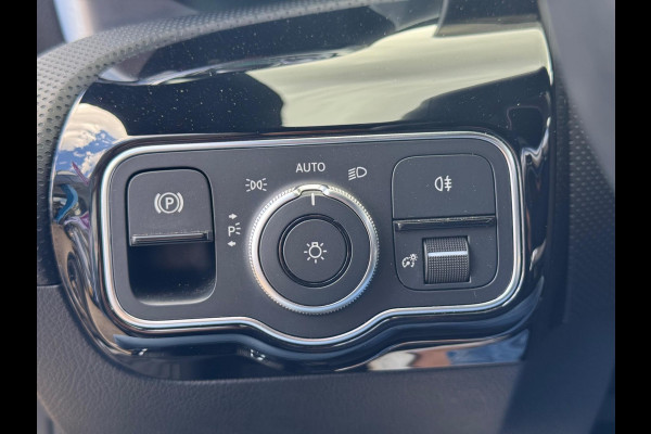 Mercedes-Benz CLA-Klasse 180 Business Solution AMG 2019 PANO