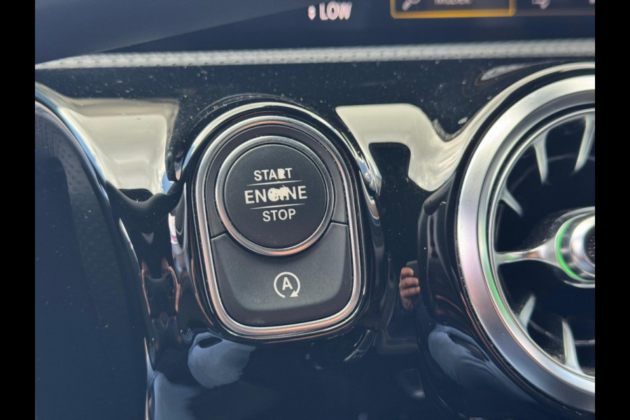 Mercedes-Benz CLA-Klasse 180 Business Solution AMG 2019 PANO