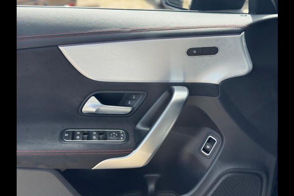 Mercedes-Benz CLA-Klasse 180 Business Solution AMG 2019 PANO
