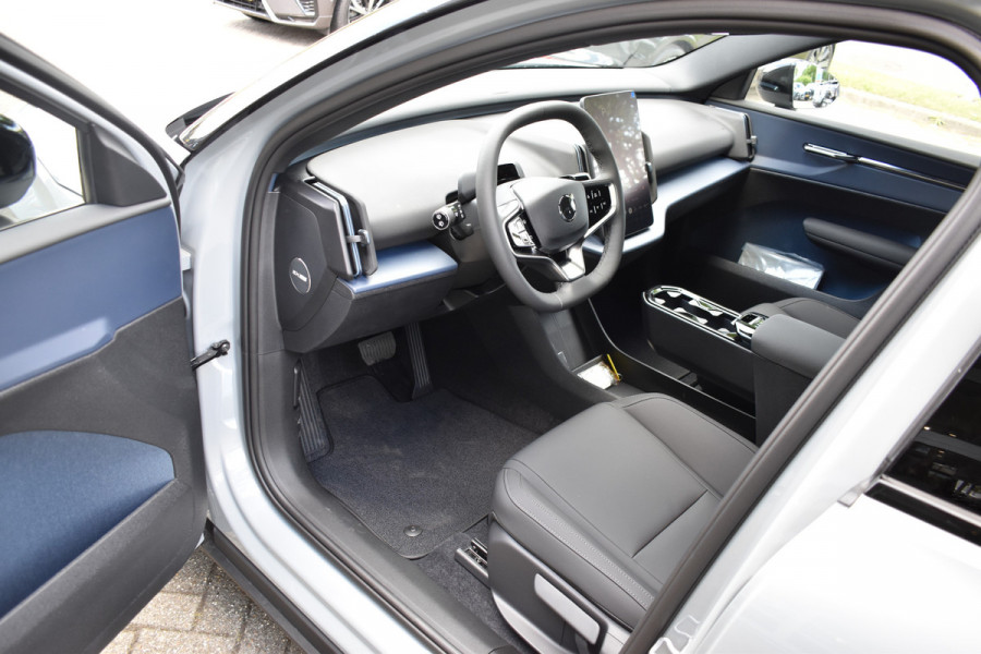 Volvo EX30 Single Motor Extended Range Plus 69 kWh EV Subsidie | H&K | Climate | Blis | ACC | Camera | 19"LMV