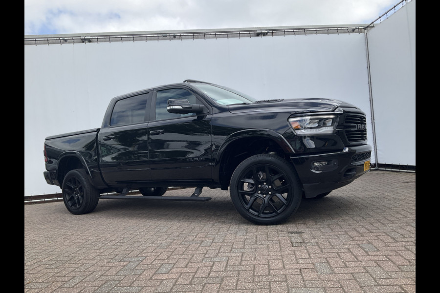 Dodge Ram 1500 5.7 V8 4x4 Crew Cab Laramie Pano Full Navi SideSteps Trekhaak Luchtvering