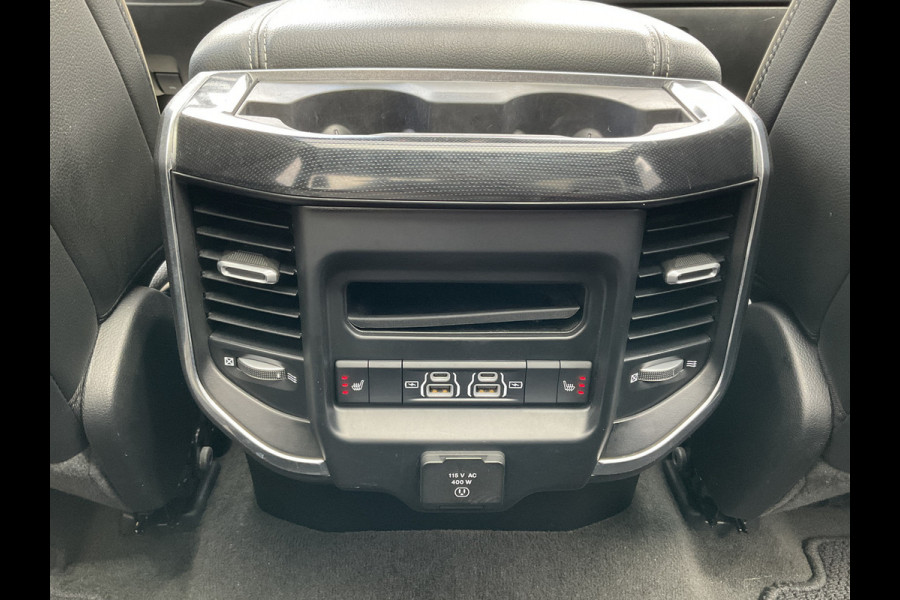 Dodge Ram 1500 5.7 V8 4x4 Crew Cab Laramie Pano Full Navi SideSteps Trekhaak Luchtvering