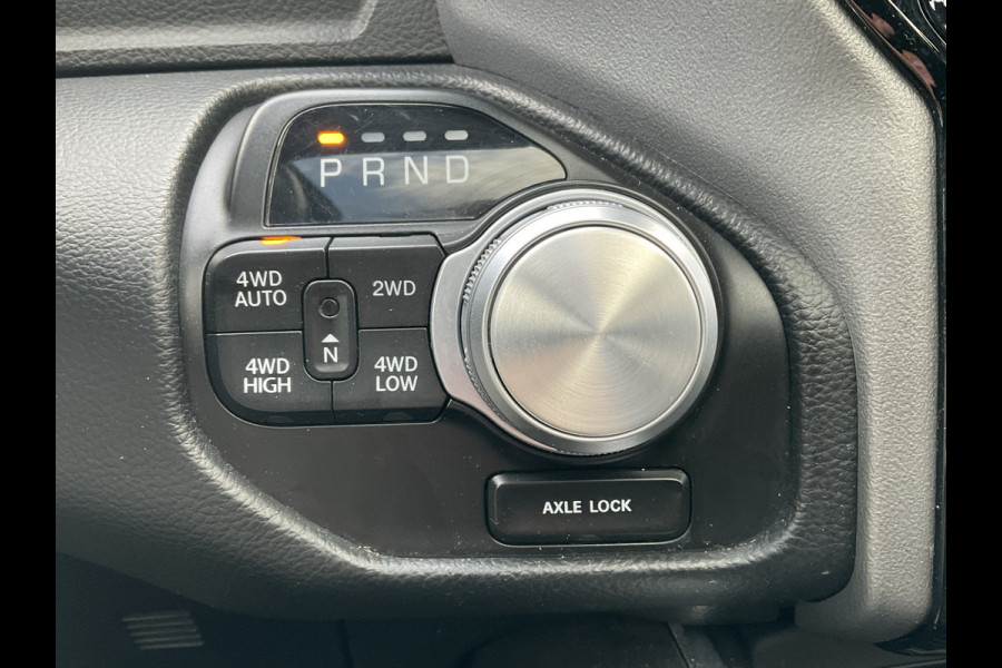 Dodge Ram 1500 5.7 V8 4x4 Crew Cab Laramie Pano Full Navi SideSteps Trekhaak Luchtvering